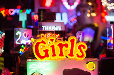 God's-Own-Junk-Yard, neon, signage, signs, walthamstow, girls-girls-girls